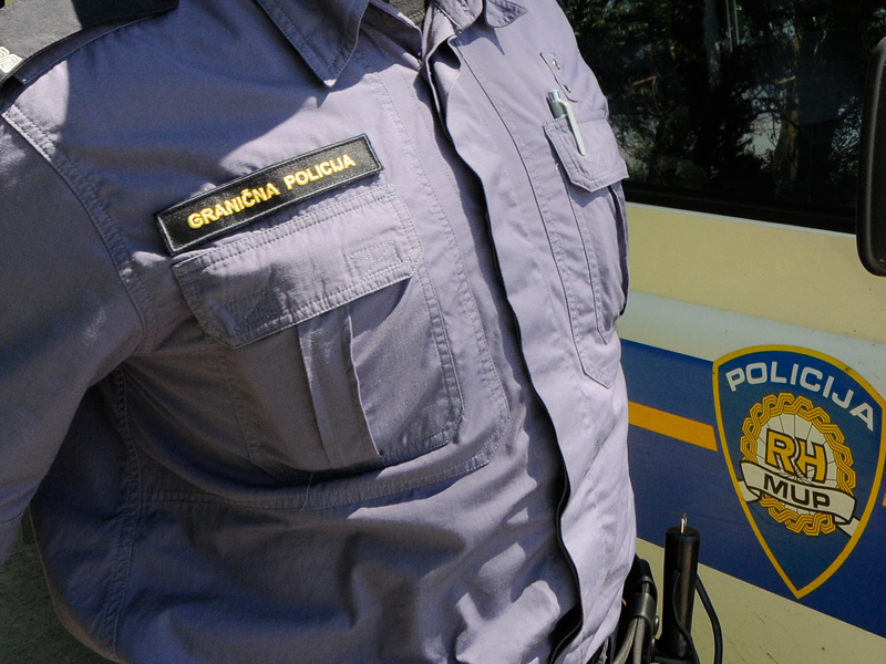 Slika /slike/Policijska oprema/granična policija_uniforma.jpg